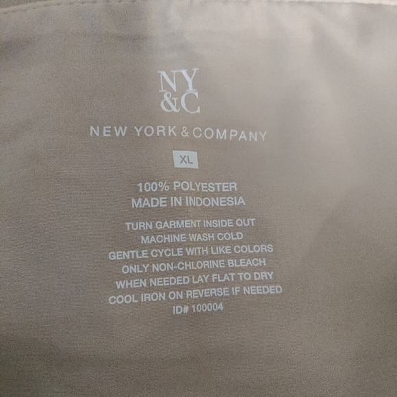 NY & C top - Picture 3 of 3